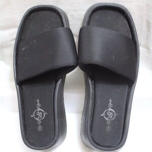 Sole mates ladies black sandals slides size 8 chunky heel